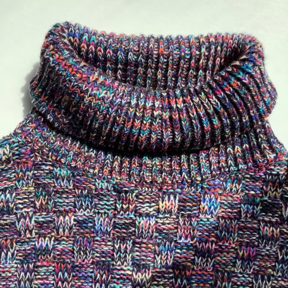 NWT Turtleneck Sweater - Picture 6 of 7